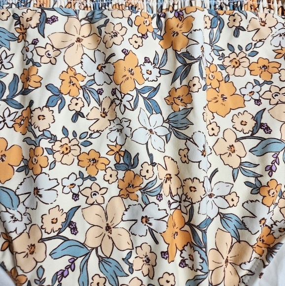 Cupshe NEW Elodie Ditsy Floral Smocked One Piece - Picture 5 of 12